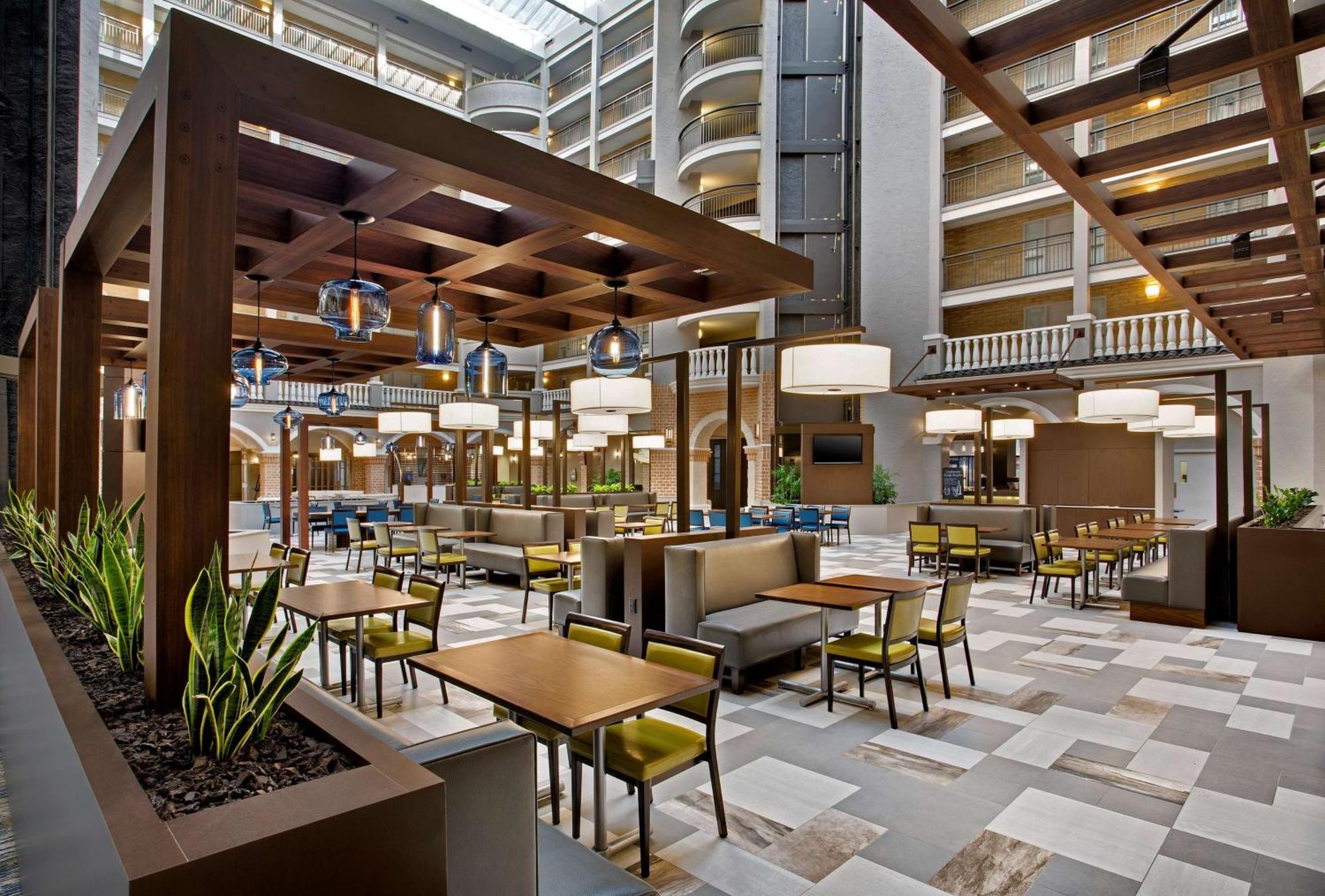 Embassy Suites By Hilton Orlando International Drive Convention Center Williamsburg Exterior photo